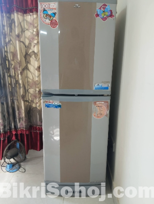Walton fridge for sale with free establizer